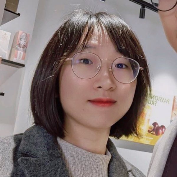 Portrait of Yue Ma